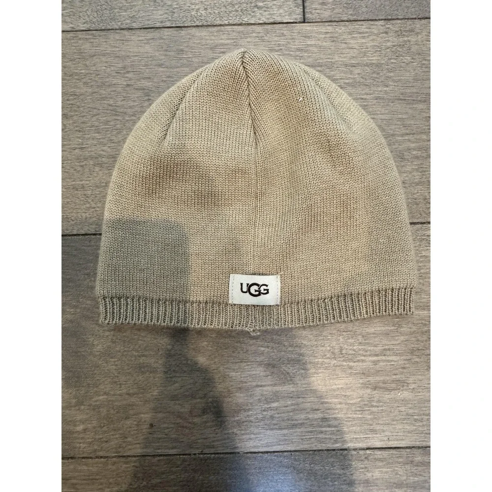 UGG Hat Beanie Toddler One‎ Size Tan Knit Lined Ribbed Cuffed Black Logo Winter
